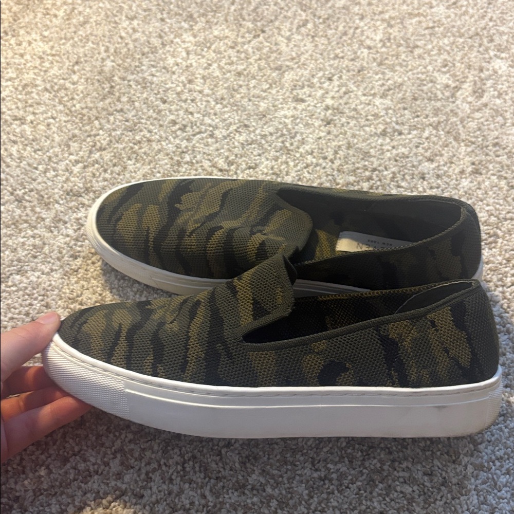 ⭐️Nordstrom Steven Size 7 Camouflage Slip-On Sneakers - Picture 4 of 6